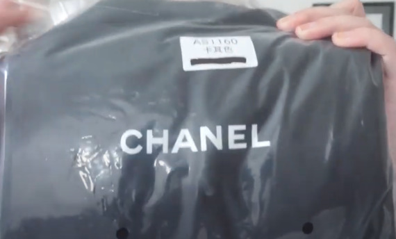 Сумка Chanel 19: как отличить оригинал от подделки