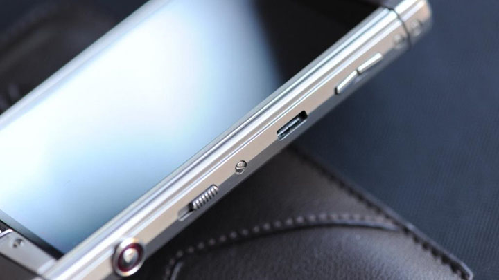 Несколько отличий оригинала Vertu от копии